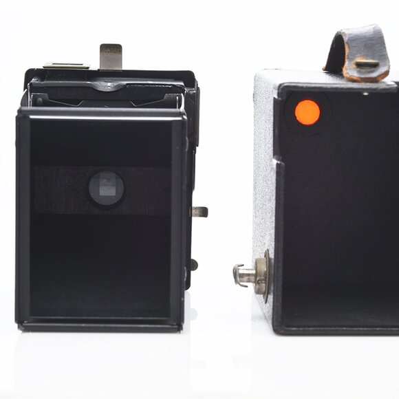 Vintage Kodak Brownie Box Camera Junior Six-20 - Picture 2 of 6